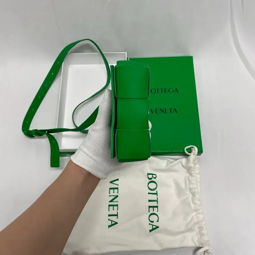 [SOLD OUT] [구성존재] 보테가베네타 미니 카세트 백 [os]