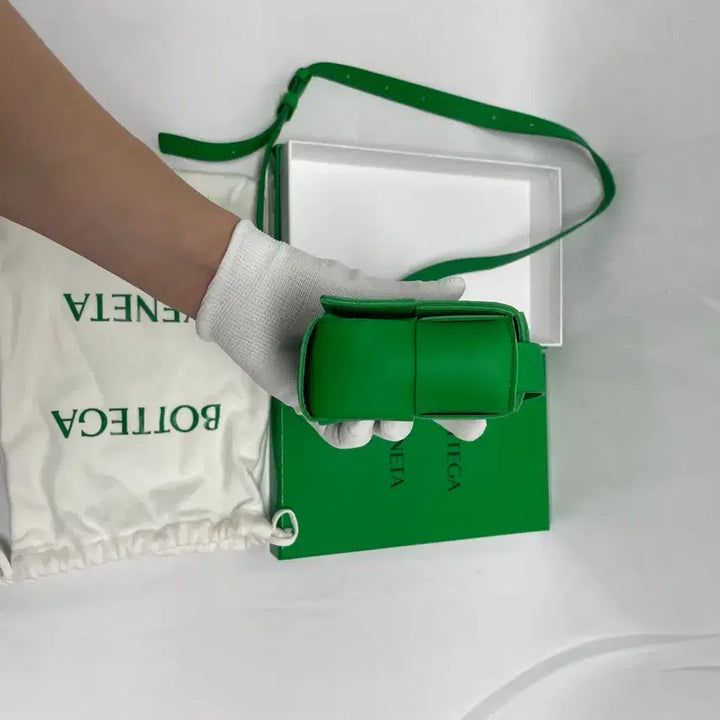 [SOLD OUT] [구성존재] 보테가베네타 미니 카세트 백 [os]