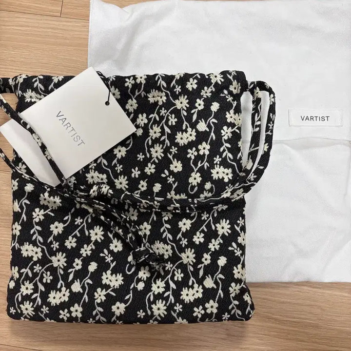 [BUNJANG] VARTIST Floral Mini Bag / VARTIST 바티스트 플로랄 미니 백 새상품