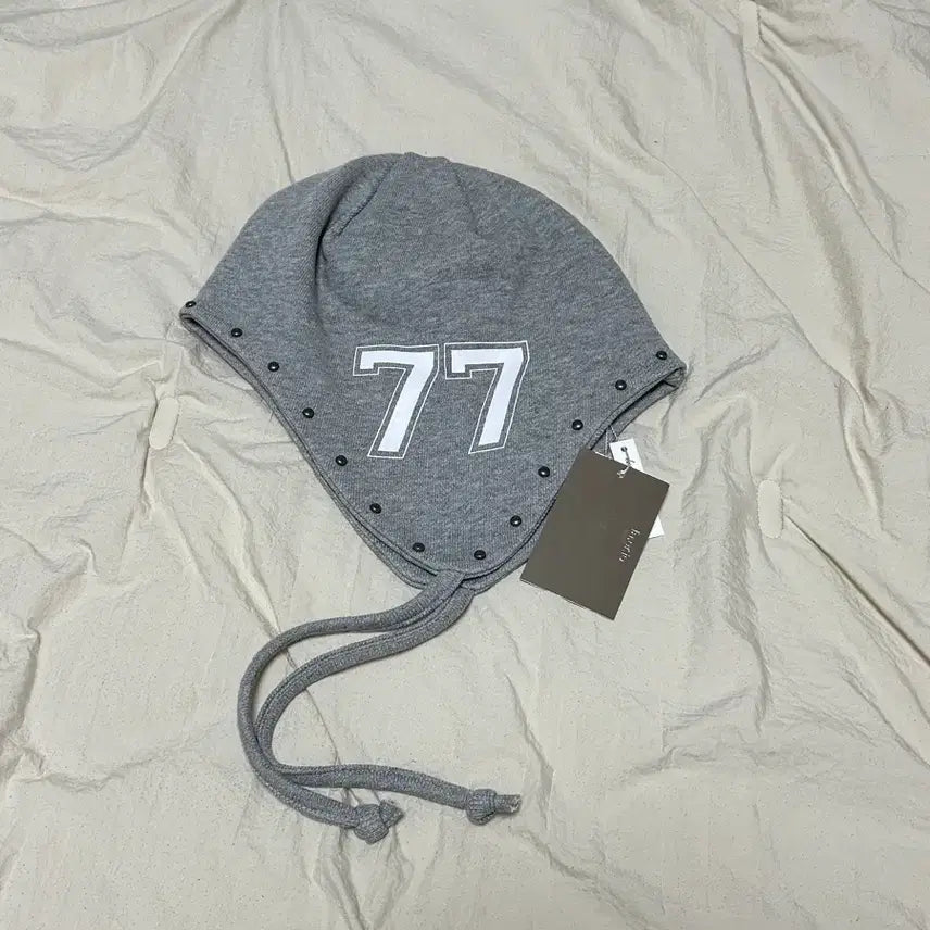 [BUNJANG] Shop Fairy Ear Flap Beanie Gray / 샵페어리 이어플랩 비니 그레이