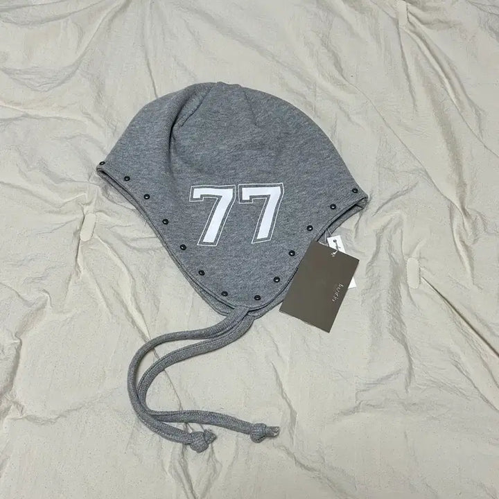 [BUNJANG] Shop Fairy Ear Flap Beanie Gray / 샵페어리 이어플랩 비니 그레이