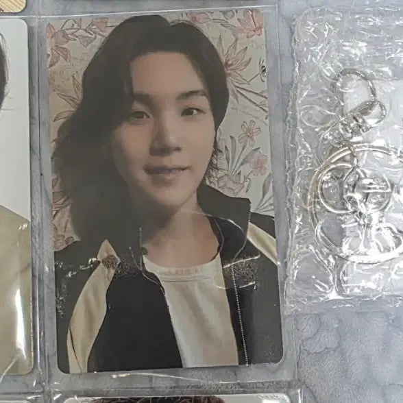 [BUNJANG] BTS Suga Weverse POB Keyring, Photocard Bundle Set / 방탄 아리랑 위버스특전 윤기 슈가 키링 포카 일괄