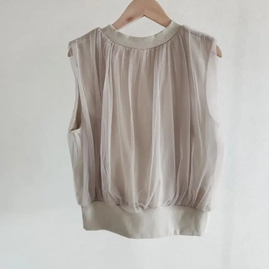 [BUNJANG] Neutral Tone Mesh Vest &amp; Layered Sleeveless Top / 뉴트럴톤 망사 베스트 / 레이어드 4계절 이너탑 민소매 티셔츠 레이스