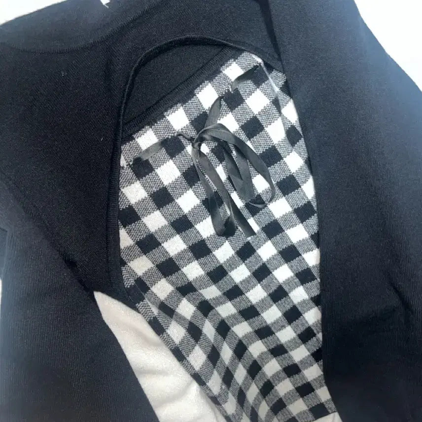 [BUNJANG] INGNI Slit Ribbon Knit Top / INGNI 잉그니 트임 리본 니트 | 일브