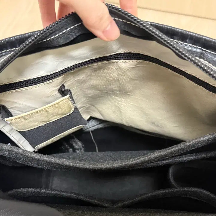 [BUNJANG] Freitag Leland Old Version All Black Crossbody Bag / 프라이탁 리랜드 올블랙 구버전