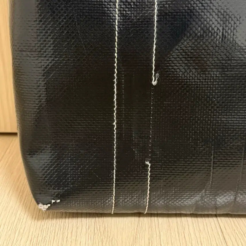 [BUNJANG] Freitag Leland Old Version All Black Crossbody Bag / 프라이탁 리랜드 올블랙 구버전