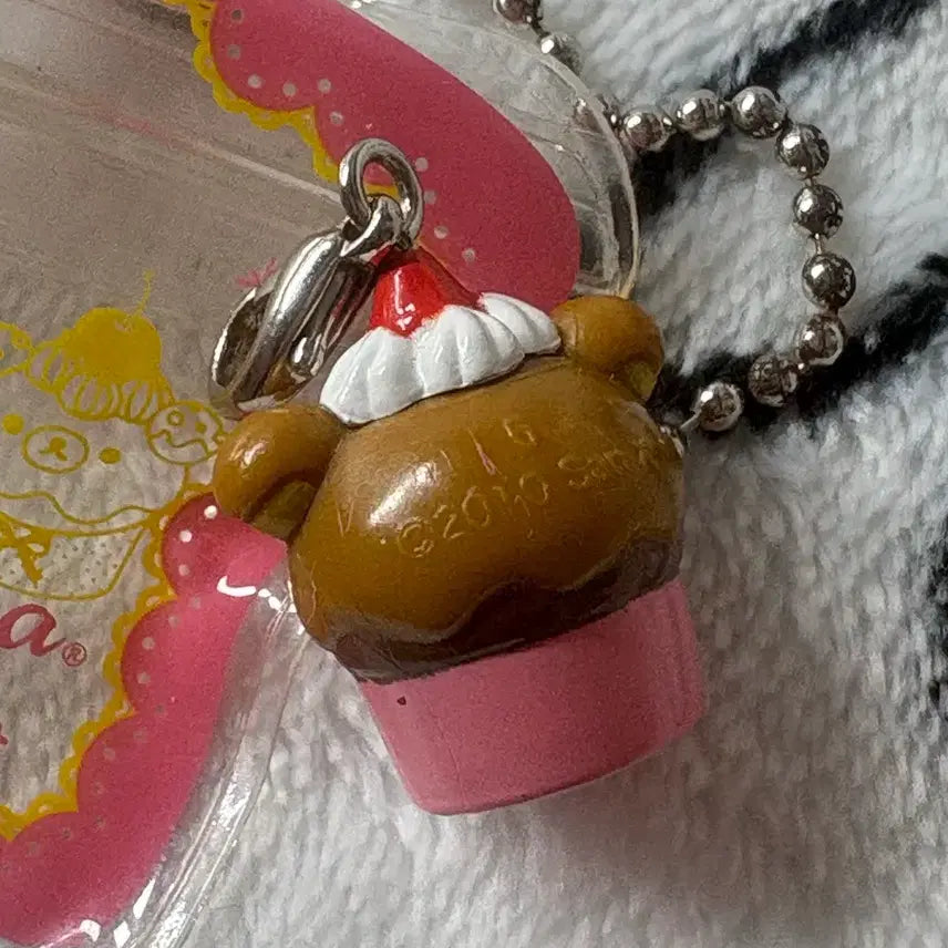 [BUNJANG] San-X Rilakkuma Cupcake Keyring / 산엑스 고전 리락쿠마 컵케익 키링