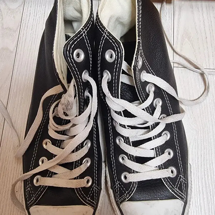 [BUNJANG] Converse Chuck Taylor All Star Leather High Top Black Sneakers / 컨버스 척테일러 올스타 레더 하이 블랙 250