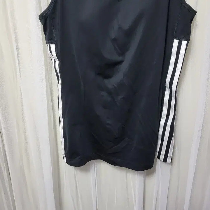[BUNJANG] Adidas Three-Stripe Black Sleeveless Top / 아디다스 삼선 검정색 민소매 탑