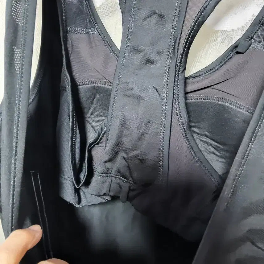 [BUNJANG] Adidas Three-Stripe Black Sleeveless Top / 아디다스 삼선 검정색 민소매 탑
