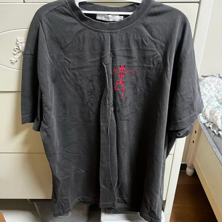 [BUNJANG] Arvan Dancing Ghost Short Sleeve T-shirt / 아르반 고스트 댄싱 반팔
