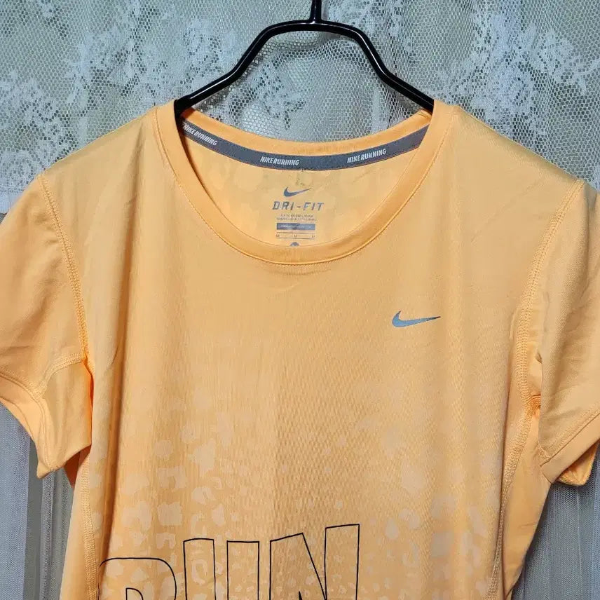 [BUNJANG] Nike Run Unleashed Dri-FIT Short Sleeve T-Shirt / 나이키 런 언리쉬드 드라이핏 반팔 티셔츠