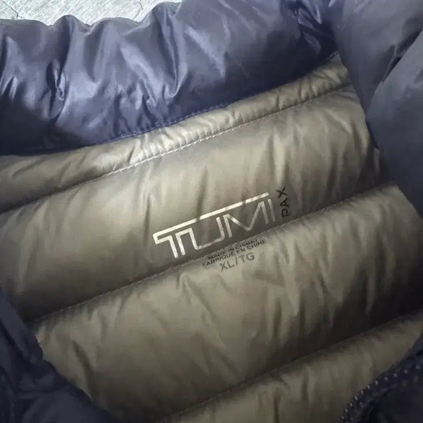 [BUNJANG] TUMI Pax Charlotte Packable Lightweight Padded Jacket / 투미 TUMI 팍스 샬롯 패커블 경량패딩