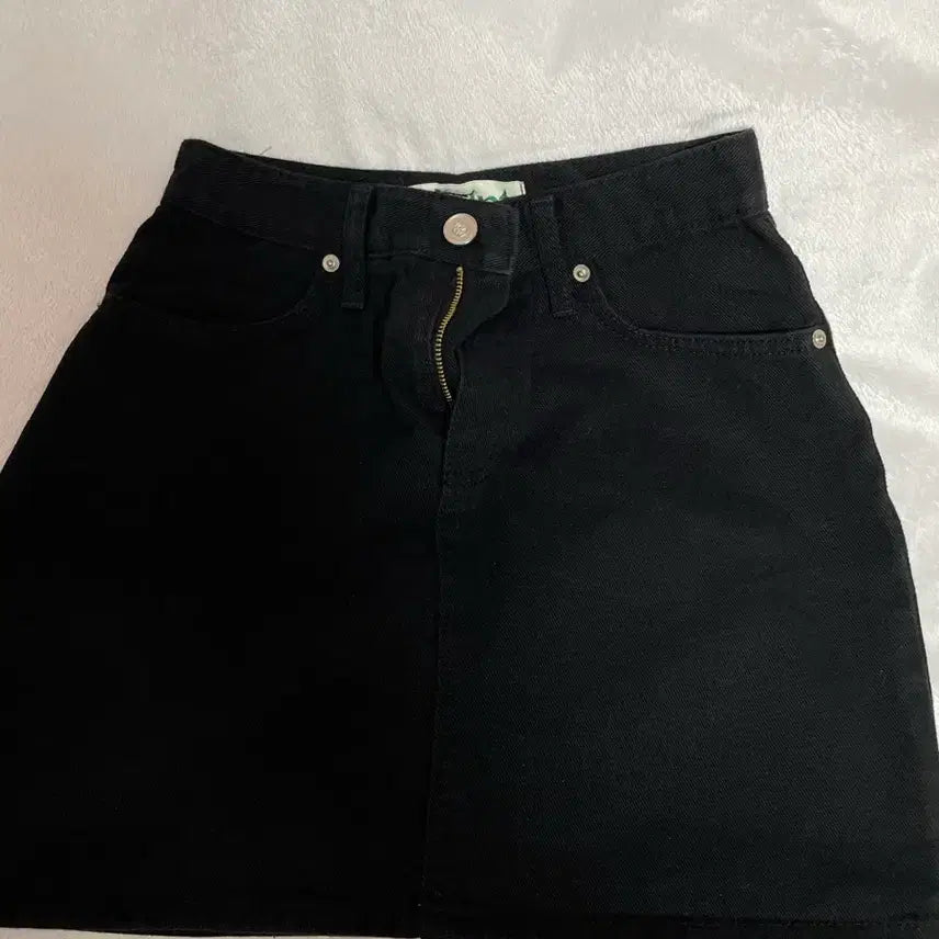 [BUNJANG] Heint Allure Cotton Mini Skirt / 헤인트 얼루어코튼미니스커트 블랙