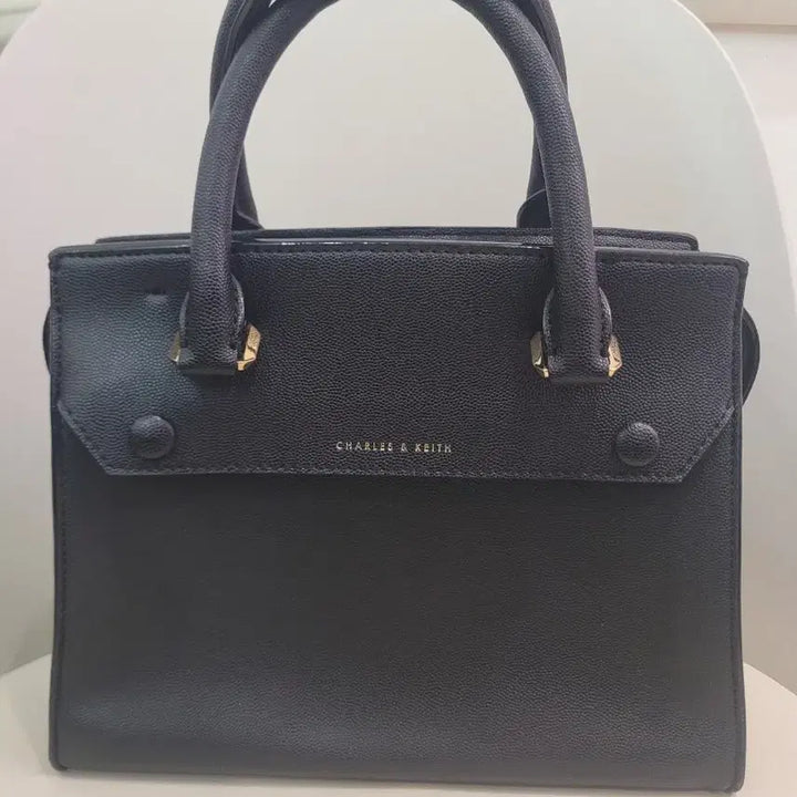[BUNJANG] Charles &amp; Keith Black Tote Shoulder Bag / 찰스앤키스 블랙 토트백 숄더백 미사용 제품