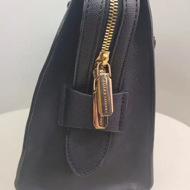 [BUNJANG] Charles &amp; Keith Black Tote Shoulder Bag / 찰스앤키스 블랙 토트백 숄더백 미사용 제품