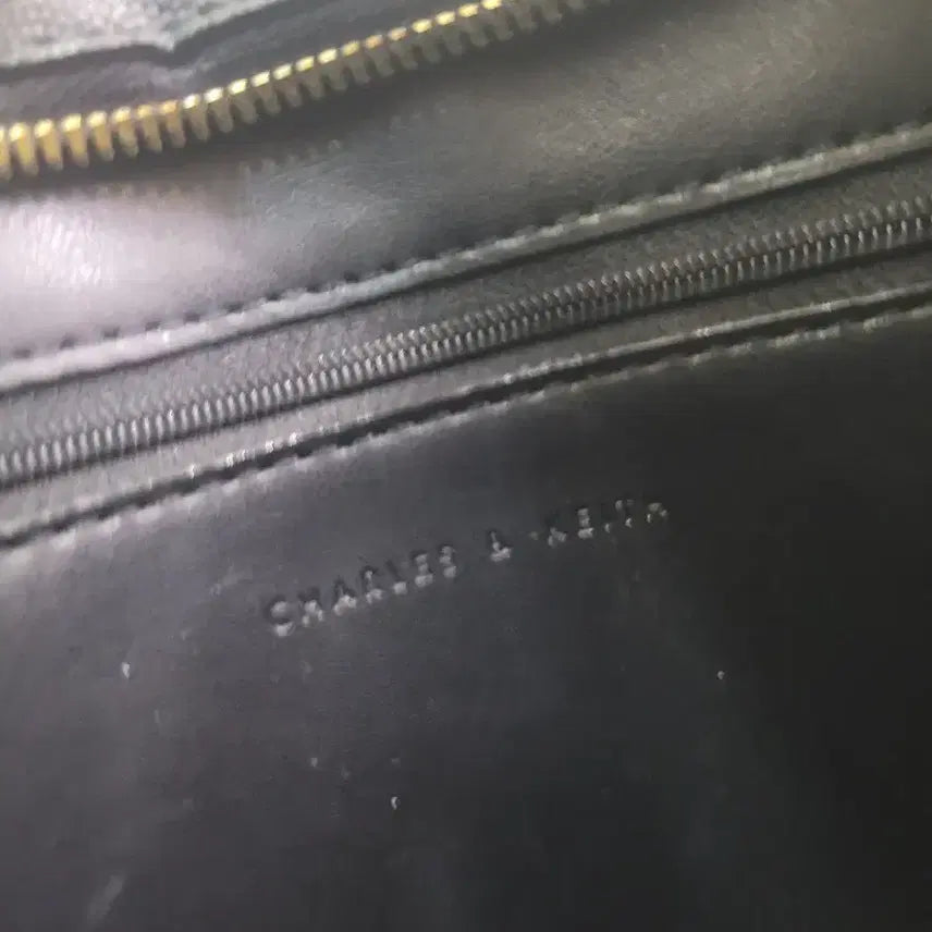 [BUNJANG] Charles &amp; Keith Black Tote Shoulder Bag / 찰스앤키스 블랙 토트백 숄더백 미사용 제품