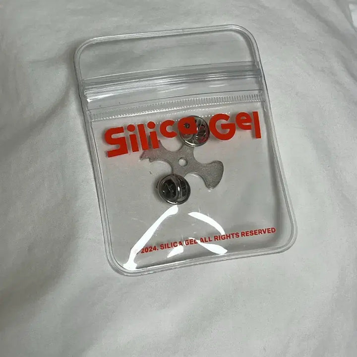 [SOLD OUT] 실리카겔 심볼 뱃지 새상품
