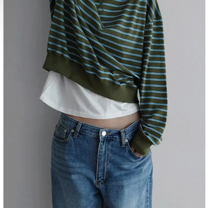 [BUNJANG] Fly ST Striped Crop Sweatshirt / 플라이ST맨투맨