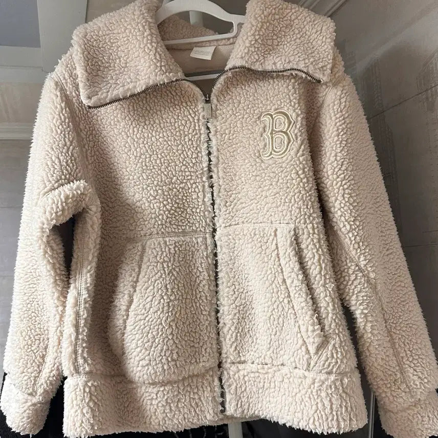 [BUNJANG] MLB Fleece Puffy Outer Beige Jacket / (시즌오프가격 상태좋음)MLB 양털 뽀글이 자켓 베이지
