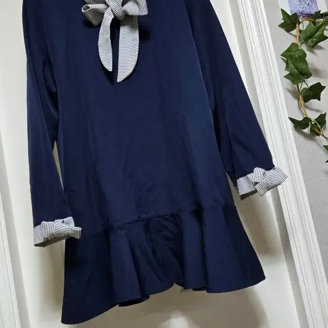 [BUNJANG] Navy Ribbon Detail Dress - New / 리본 원피스 네이비/새상품