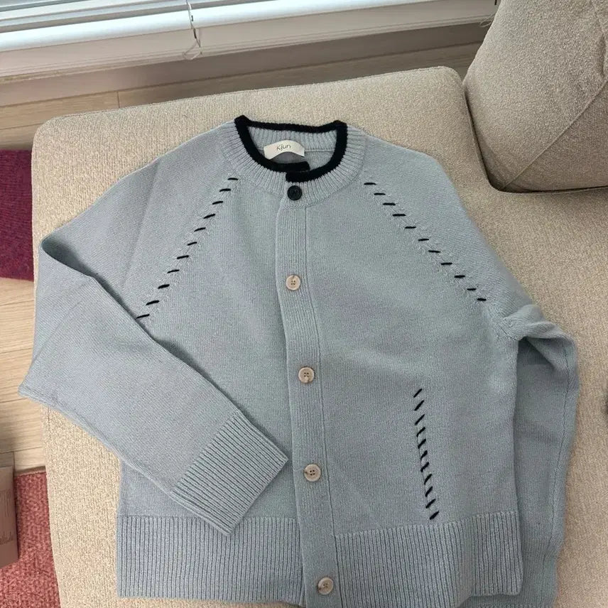 [BUNJANG] Kijun Light Blue Cardigan / Kijun 기준 소라색 가디건