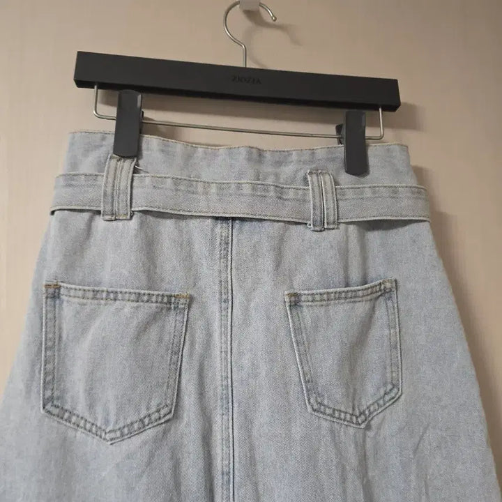 [BUNJANG] Recob Belted Light Wash Denim Long Skirt / 레코브 벨티드 언청 데님 롱스커트