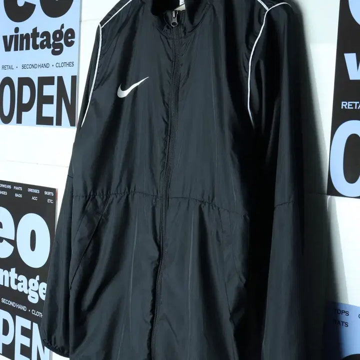 [BUNJANG] Nike Windbreaker Jacket Black and White / (L-XL) 나이키 집업 바람막이 점퍼자켓 검흰 스우시-17B96