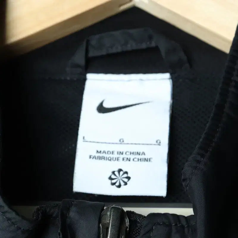 [BUNJANG] Nike Windbreaker Jacket Black and White / (L-XL) 나이키 집업 바람막이 점퍼자켓 검흰 스우시-17B96
