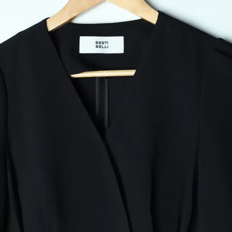 [BUNJANG] Besti Belli Windbreaker Jacket Black / W(S-M) 베스띠벨리 집업 바람막이 점퍼자켓 블랙 놈코어-17BB9