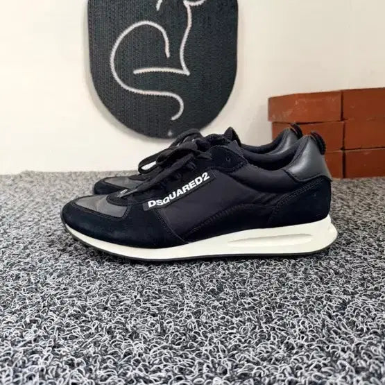 [SOLD OUT] DSQUARED2 블랙 스니커즈 남성42