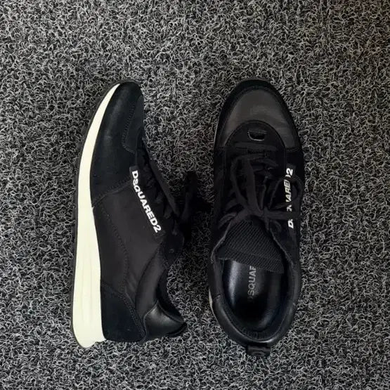 [SOLD OUT] DSQUARED2 블랙 스니커즈 남성42