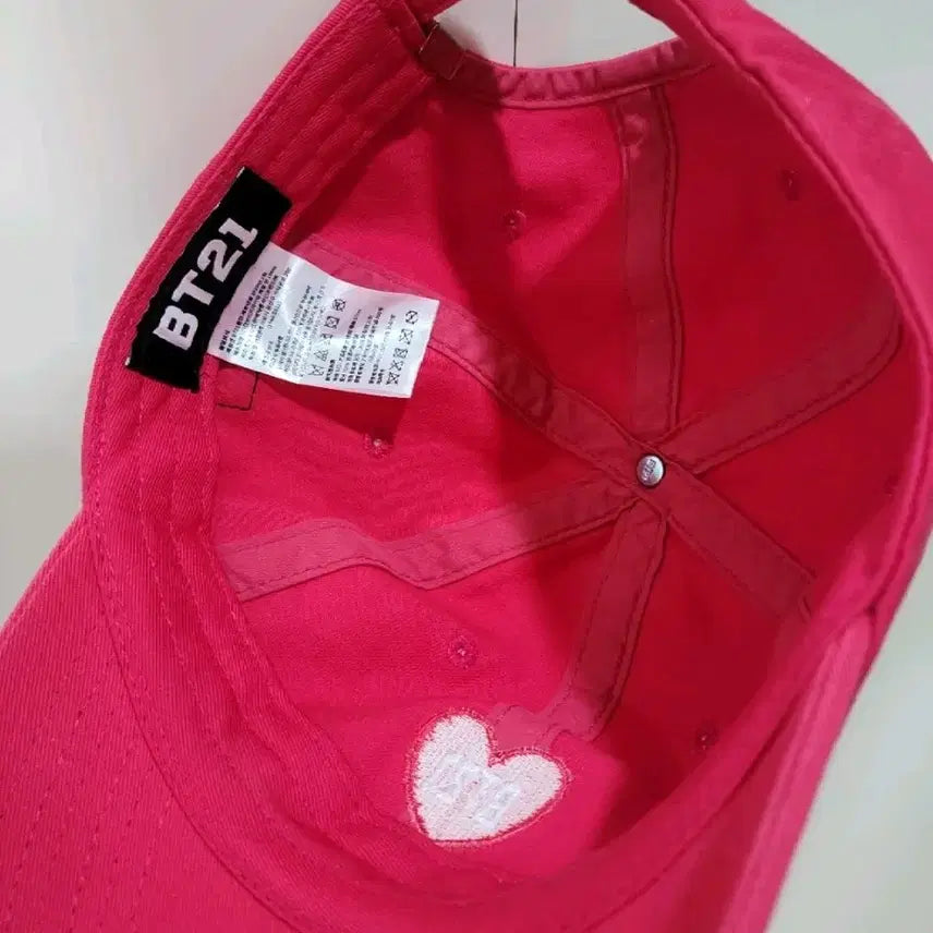 [SOLD OUT] BT21 하트 로고 볼캡 ㅡBTS굿즈정품