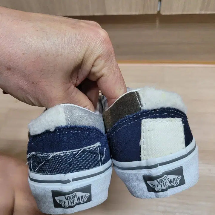 [BUNJANG] Vans Old Skool Patchwork Sneakers / 반스 올드스쿨 퍼 안감 스니커즈 235