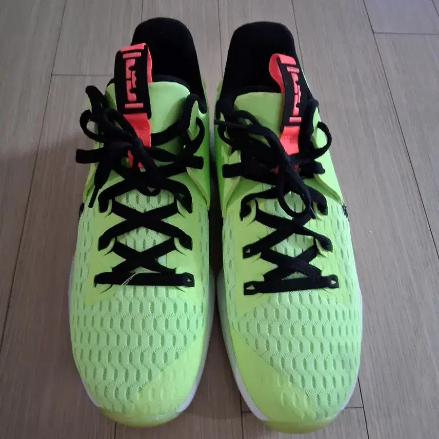 [BUNJANG] Nike Basketball Shoes Fluorescent Sneakers / 나이키 농구화 형광색 운동화