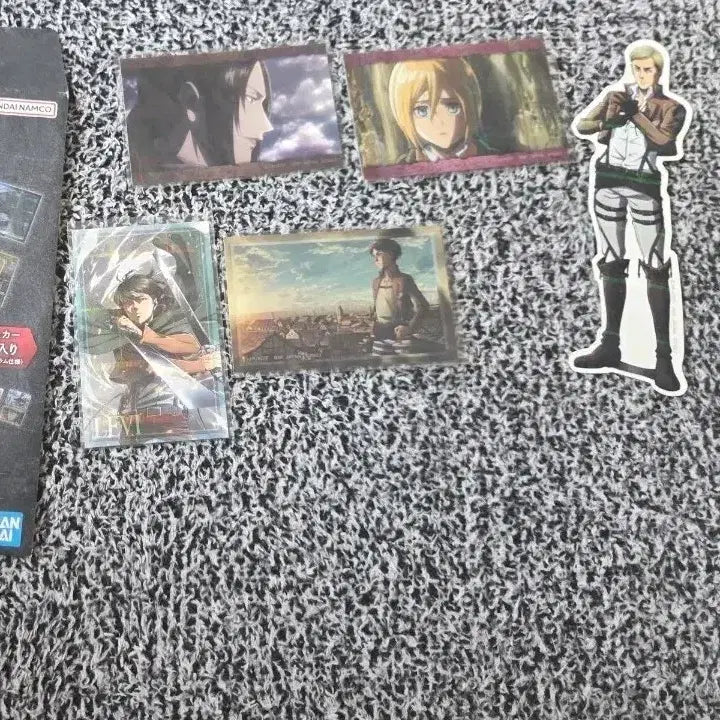 [BUNJANG] Attack on Titan Hologram Sticker Set B / 진격의 거인 홀로그램 스티커 B세트 히스토리아 리바이 엘빈 에렌