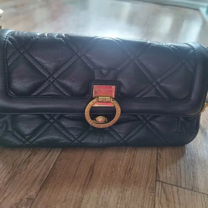 [BUNJANG] Metrocity Black Quilted Chain Shoulder Bag / 메트로시티 블랙 퀼팅 체인백12-21