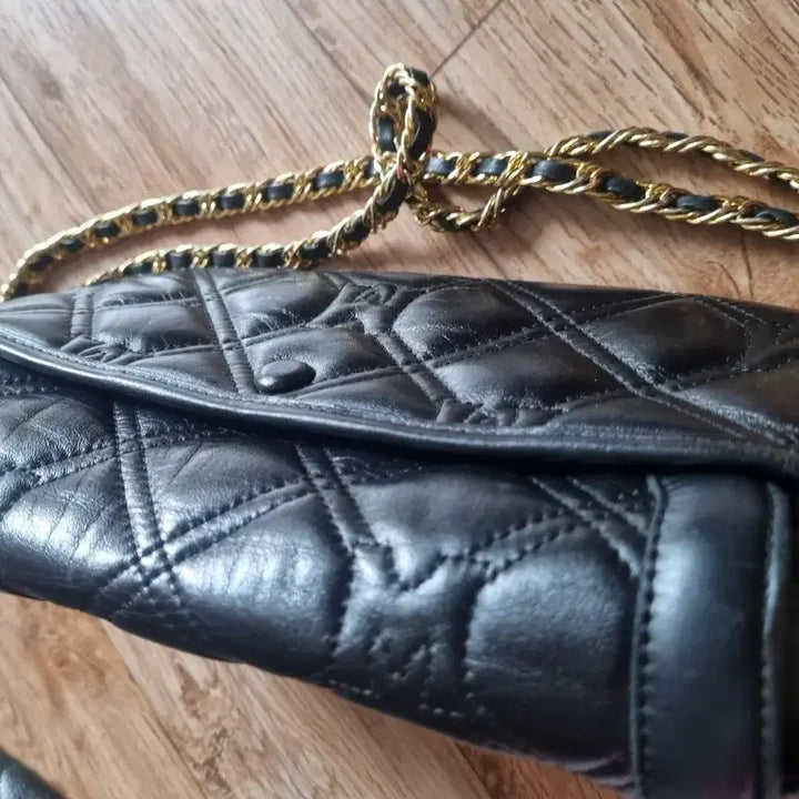 [BUNJANG] Metrocity Black Quilted Chain Shoulder Bag / 메트로시티 블랙 퀼팅 체인백12-21