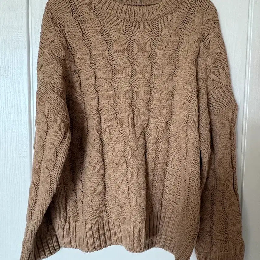 [BUNJANG] Crush J Cable Knit Sweater / 크러시제이 꽈배기 니트