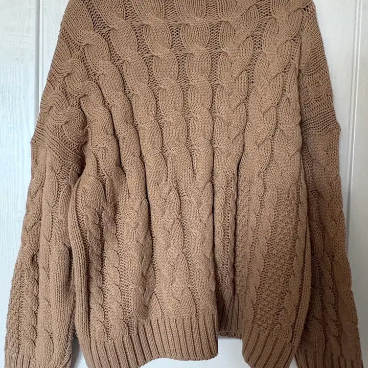[BUNJANG] Crush J Cable Knit Sweater / 크러시제이 꽈배기 니트