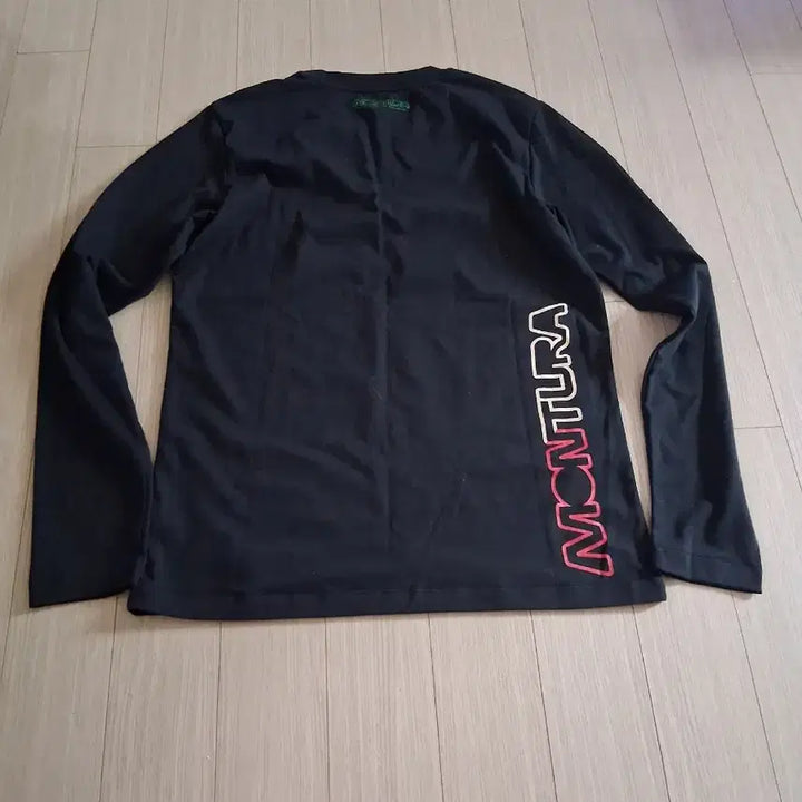[BUNJANG] Montura Black Long Sleeve T-shirt / 몬츄라 블랙 긴팔 티셔츠