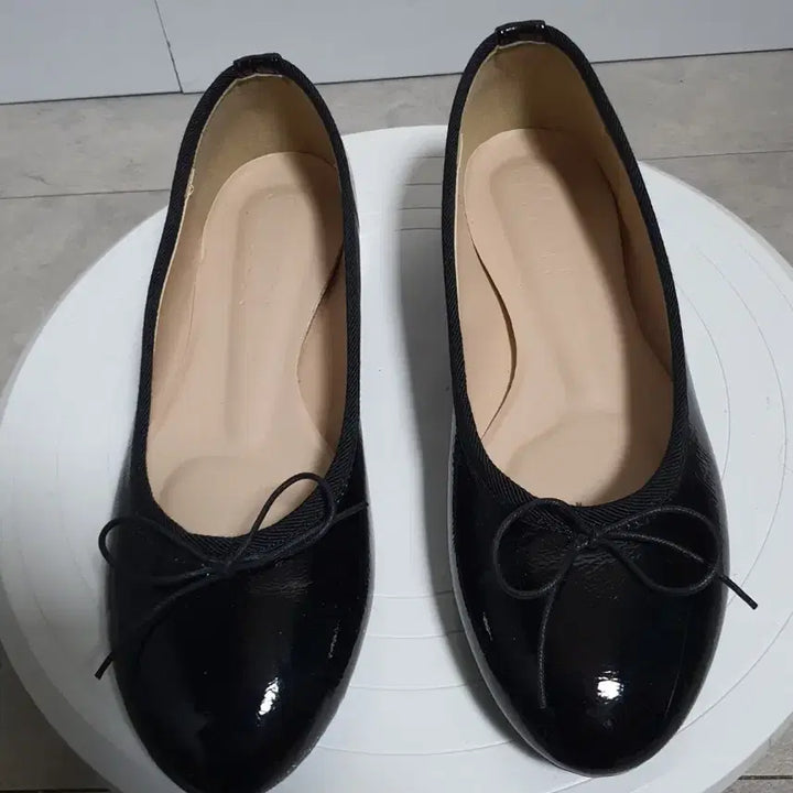 [BUNJANG] SAPPUN Lovellie Enamel Ribbon Flats 230mm / SAPPUN 사뿐 러벨리 에나멜 리본 플랫슈즈 230mm (거의새것)