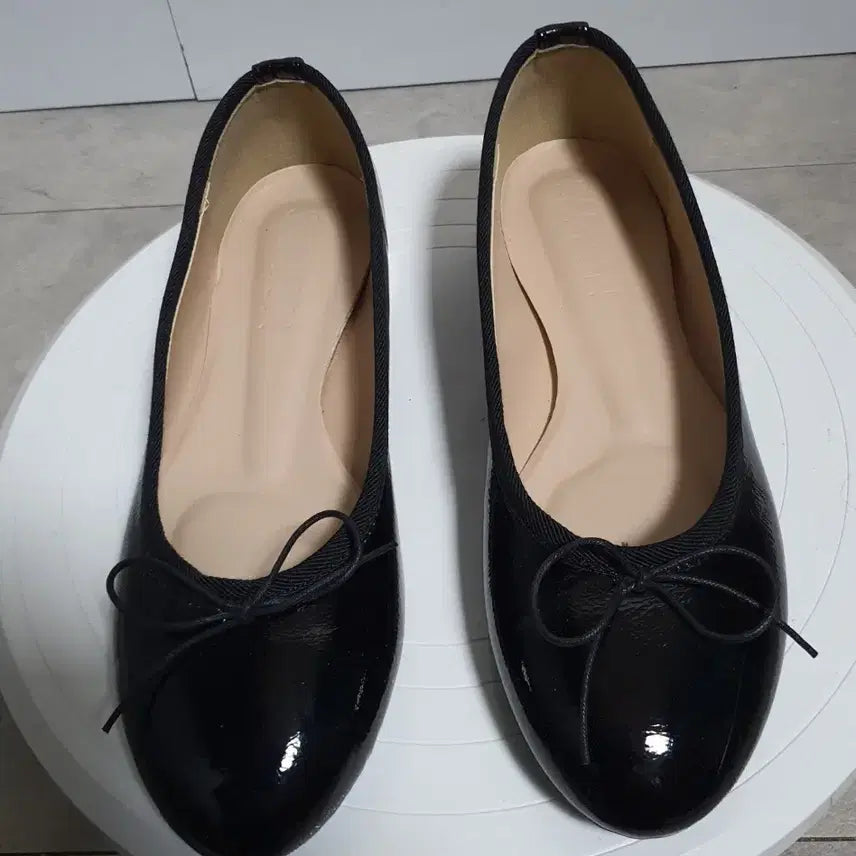 [BUNJANG] SAPPUN Lovellie Enamel Ribbon Flats 230mm / SAPPUN 사뿐 러벨리 에나멜 리본 플랫슈즈 230mm (거의새것)