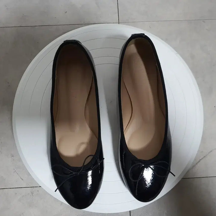 [BUNJANG] SAPPUN Lovellie Enamel Ribbon Flats 230mm / SAPPUN 사뿐 러벨리 에나멜 리본 플랫슈즈 230mm (거의새것)