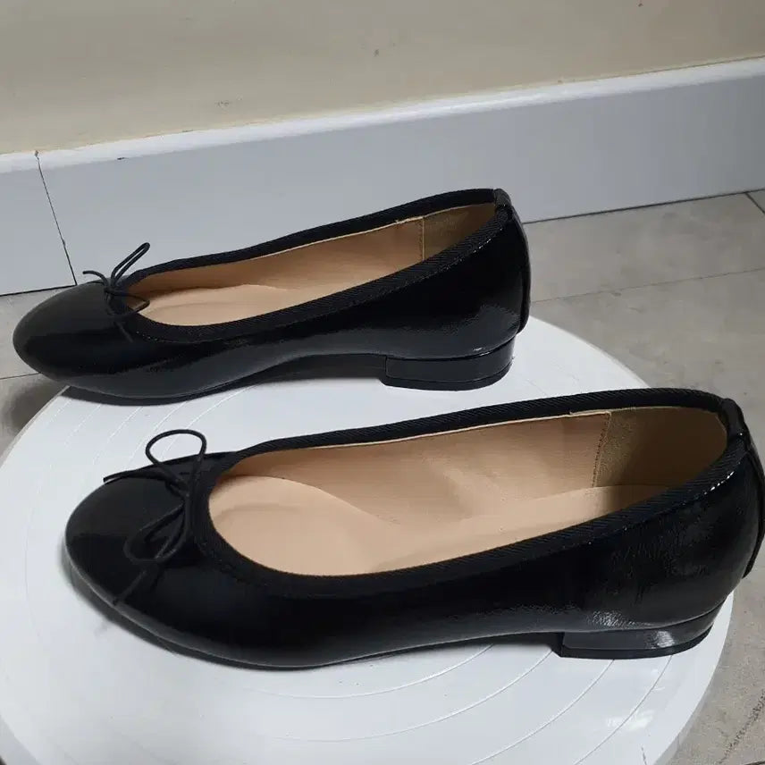 [BUNJANG] SAPPUN Lovellie Enamel Ribbon Flats 230mm / SAPPUN 사뿐 러벨리 에나멜 리본 플랫슈즈 230mm (거의새것)