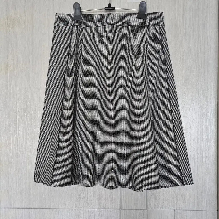 [BUNJANG] LINE Classic Wool Blend Checkered Skirt / 77) 미착용새옷/ LINE 라인 겨울 클래식한 모혼방 잔체크 스커트