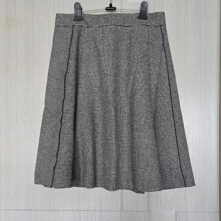 [BUNJANG] LINE Classic Wool Blend Checkered Skirt / 77) 미착용새옷/ LINE 라인 겨울 클래식한 모혼방 잔체크 스커트
