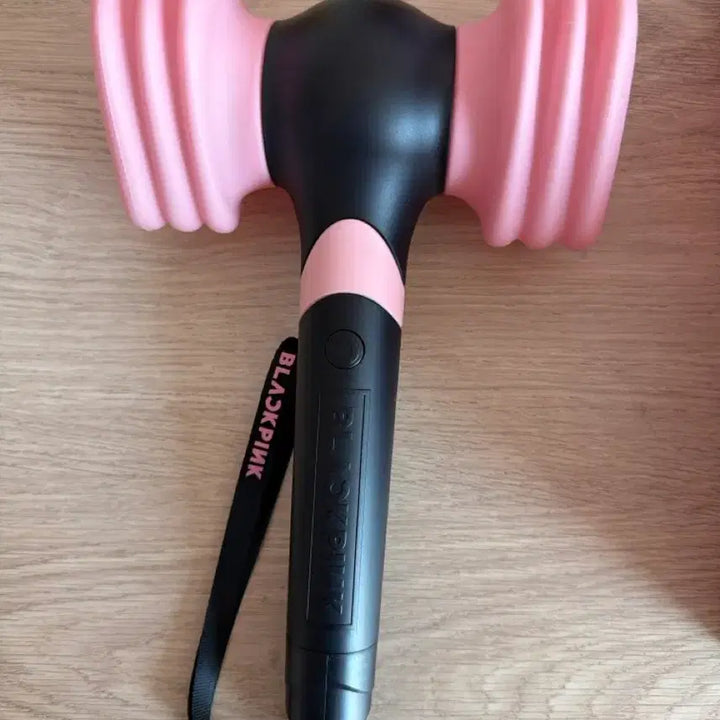 [BUNJANG] BLACKPINK Official Lightstick Ver. 2 + Rosé Photocard / 블랙핑크 공굿 응원봉 Ver.2 + 로제 포카