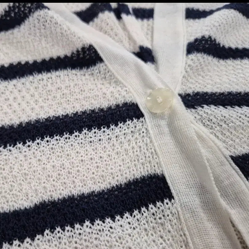 [BUNJANG] White Navy Striped Dolman Cardigan / 흰색 네이비 스트라이프 가오리형 가디건