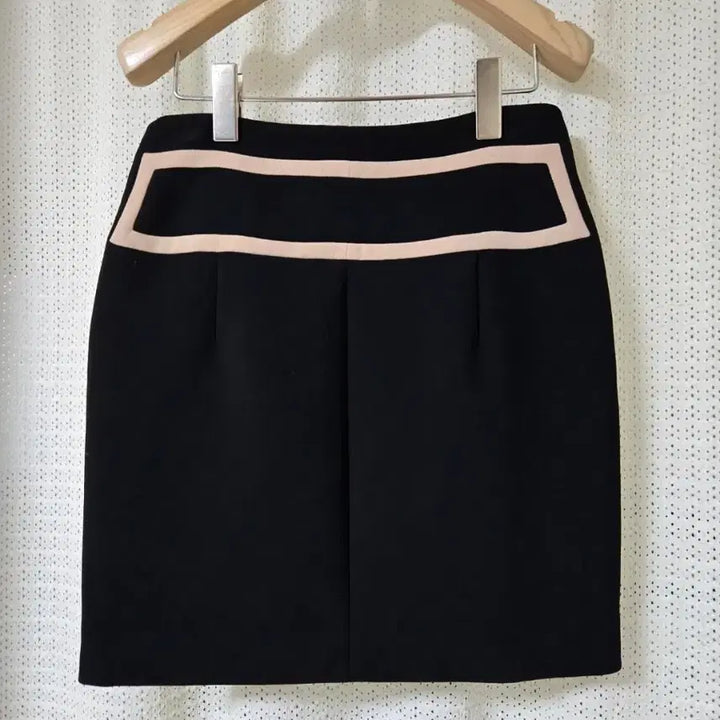 [SOLD OUT] 미샤 블랙 배색 미니스커트